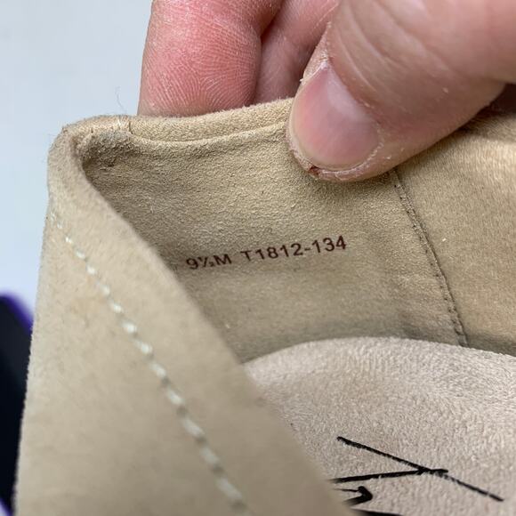 Trotters Women's Sz 9.5 Beige Flat Shoes Slip-On With Rhinestone Cap Toe Comfort - Picture 6 of 6